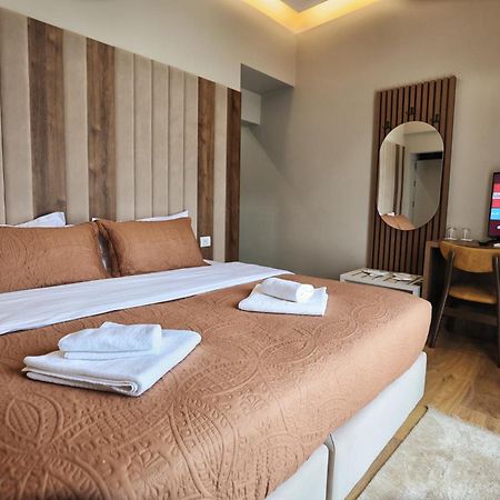 Vila Casablanca - Boutique Hotel & Restaurant Shkoder Exterior photo