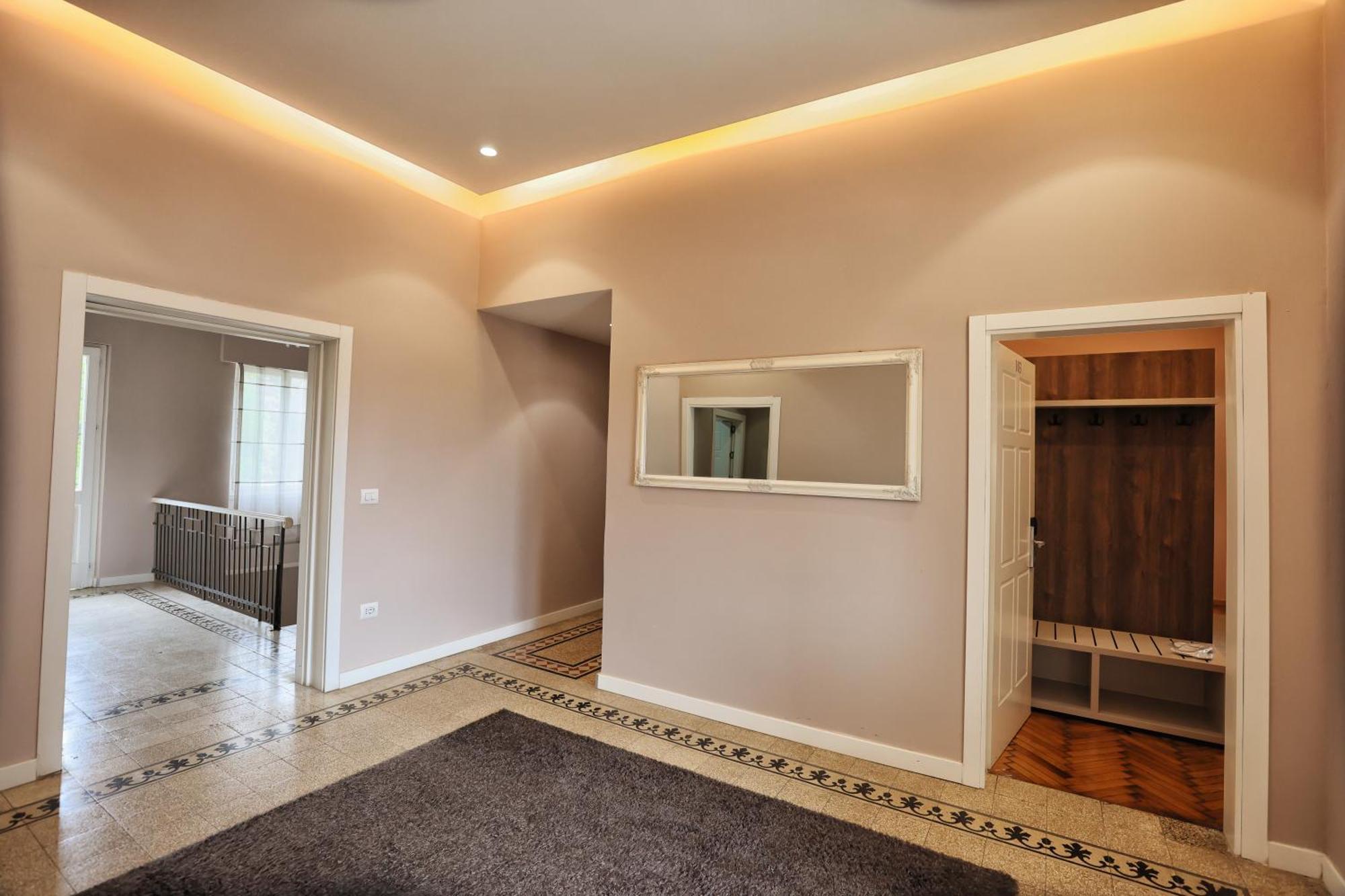 Vila Casablanca - Boutique Hotel & Restaurant Shkoder Exterior photo
