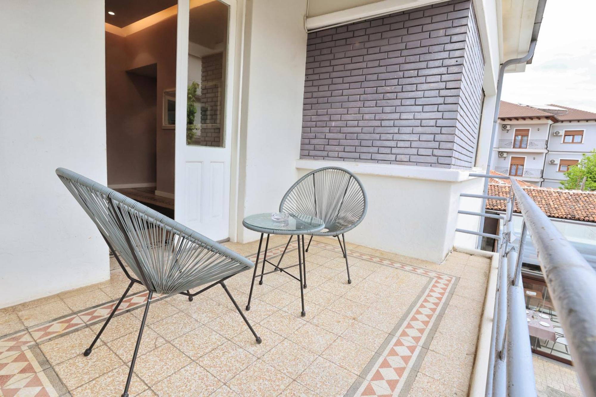 Vila Casablanca - Boutique Hotel & Restaurant Shkoder Exterior photo