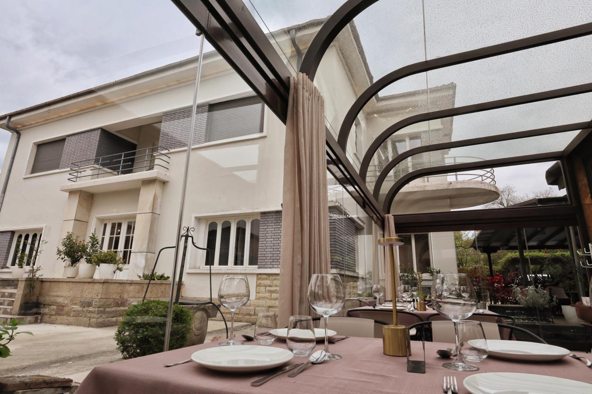 Vila Casablanca - Boutique Hotel & Restaurant Shkoder Exterior photo