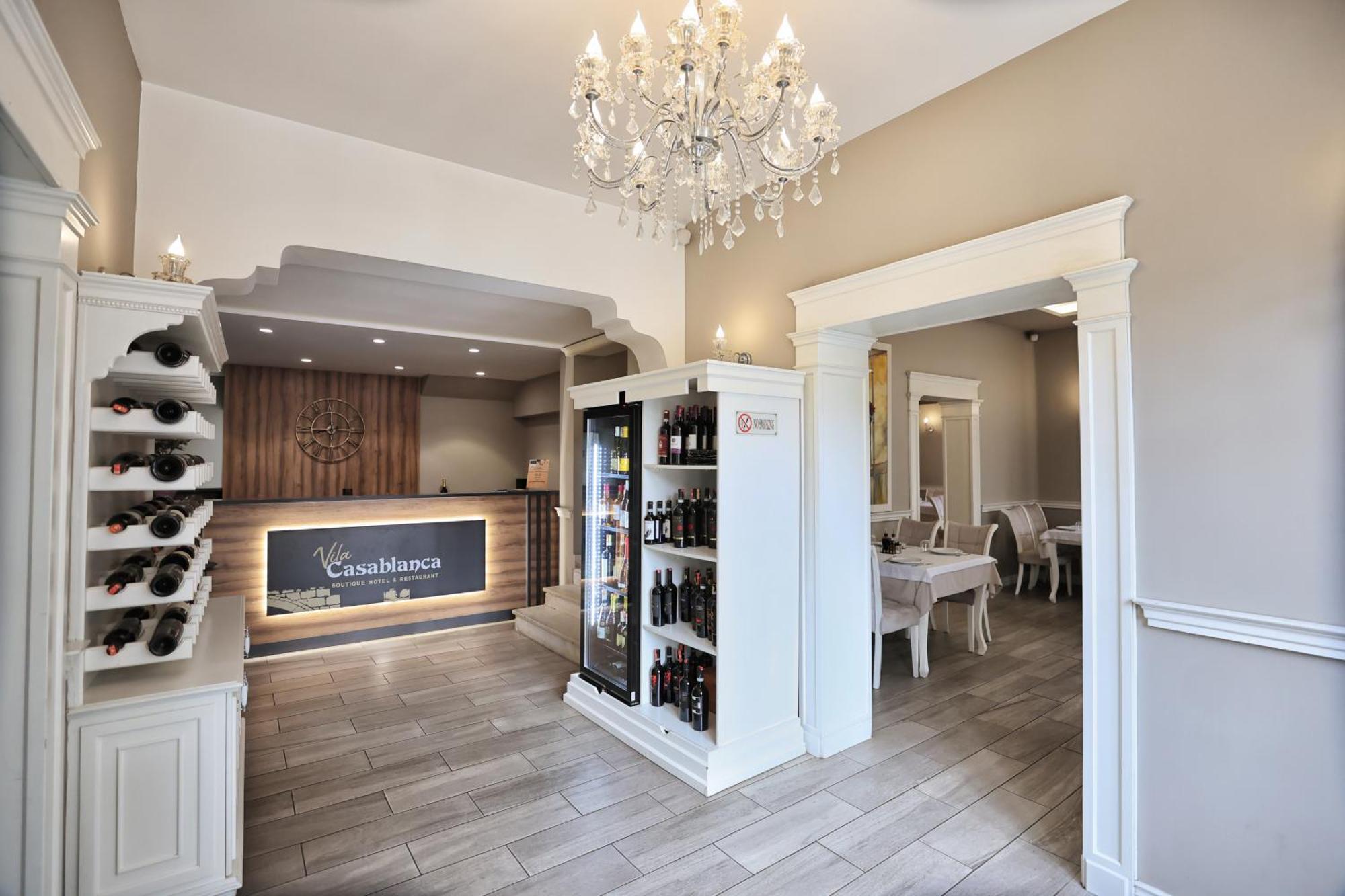 Vila Casablanca - Boutique Hotel & Restaurant Shkoder Exterior photo