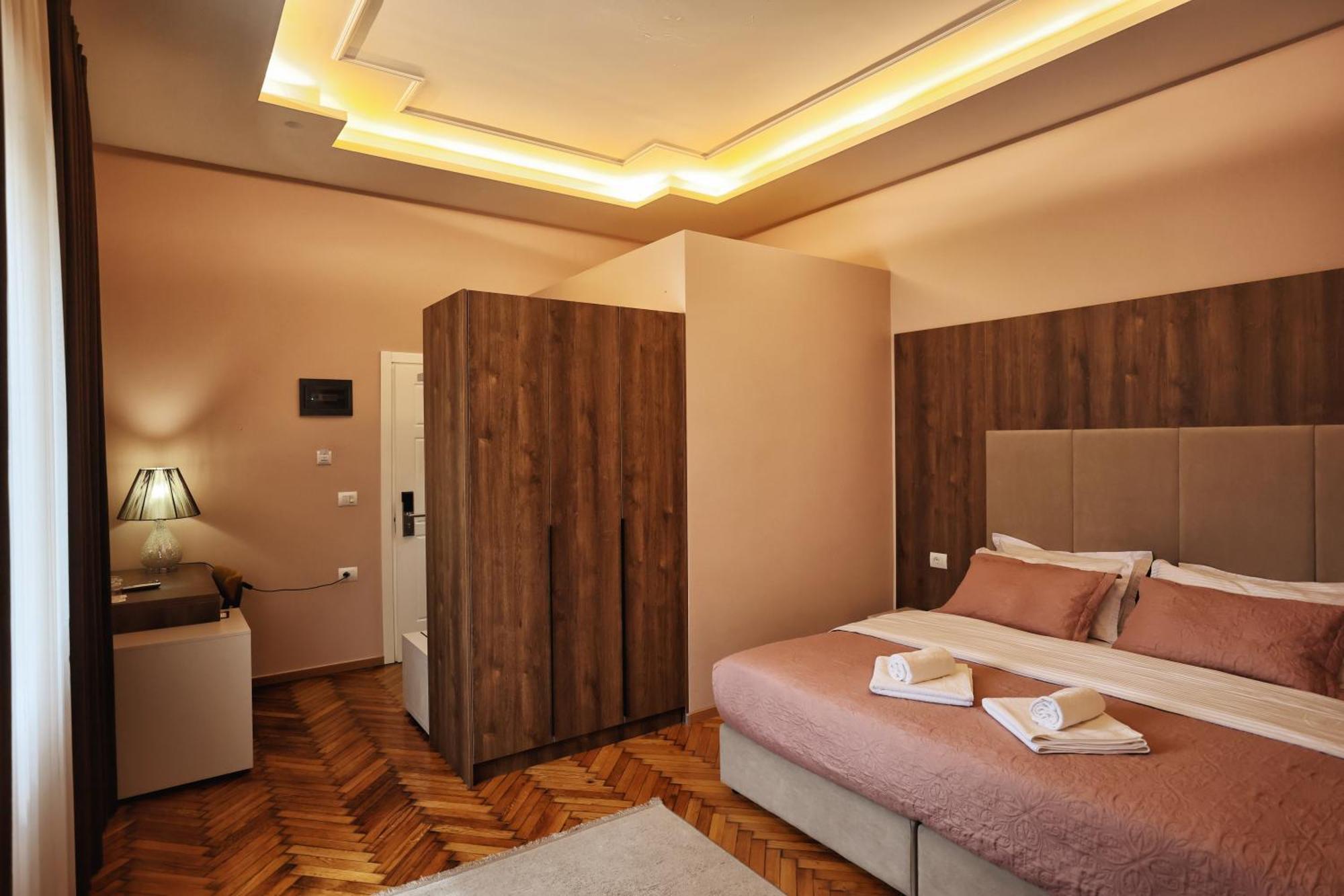 Vila Casablanca - Boutique Hotel & Restaurant Shkoder Exterior photo
