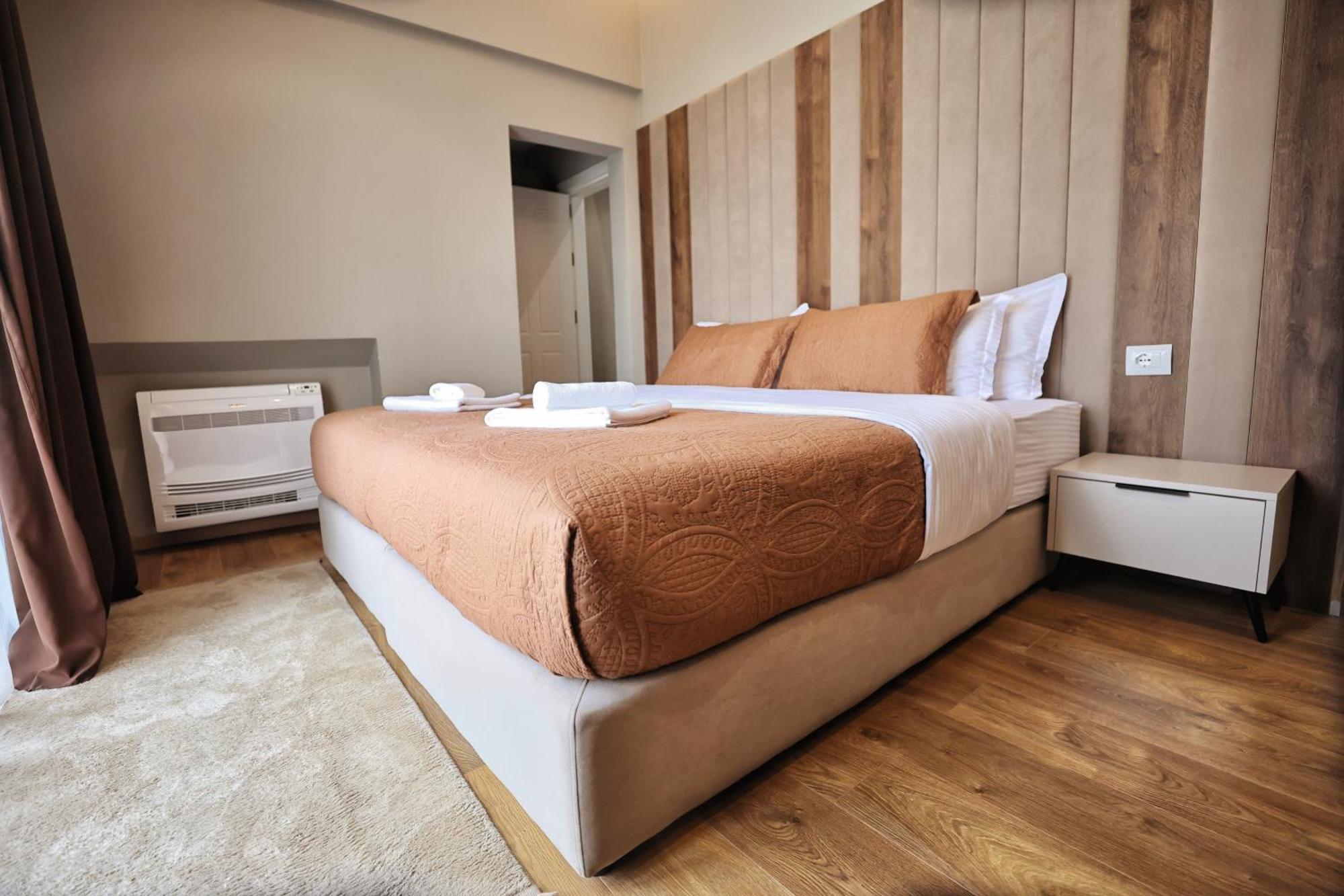 Vila Casablanca - Boutique Hotel & Restaurant Shkoder Exterior photo
