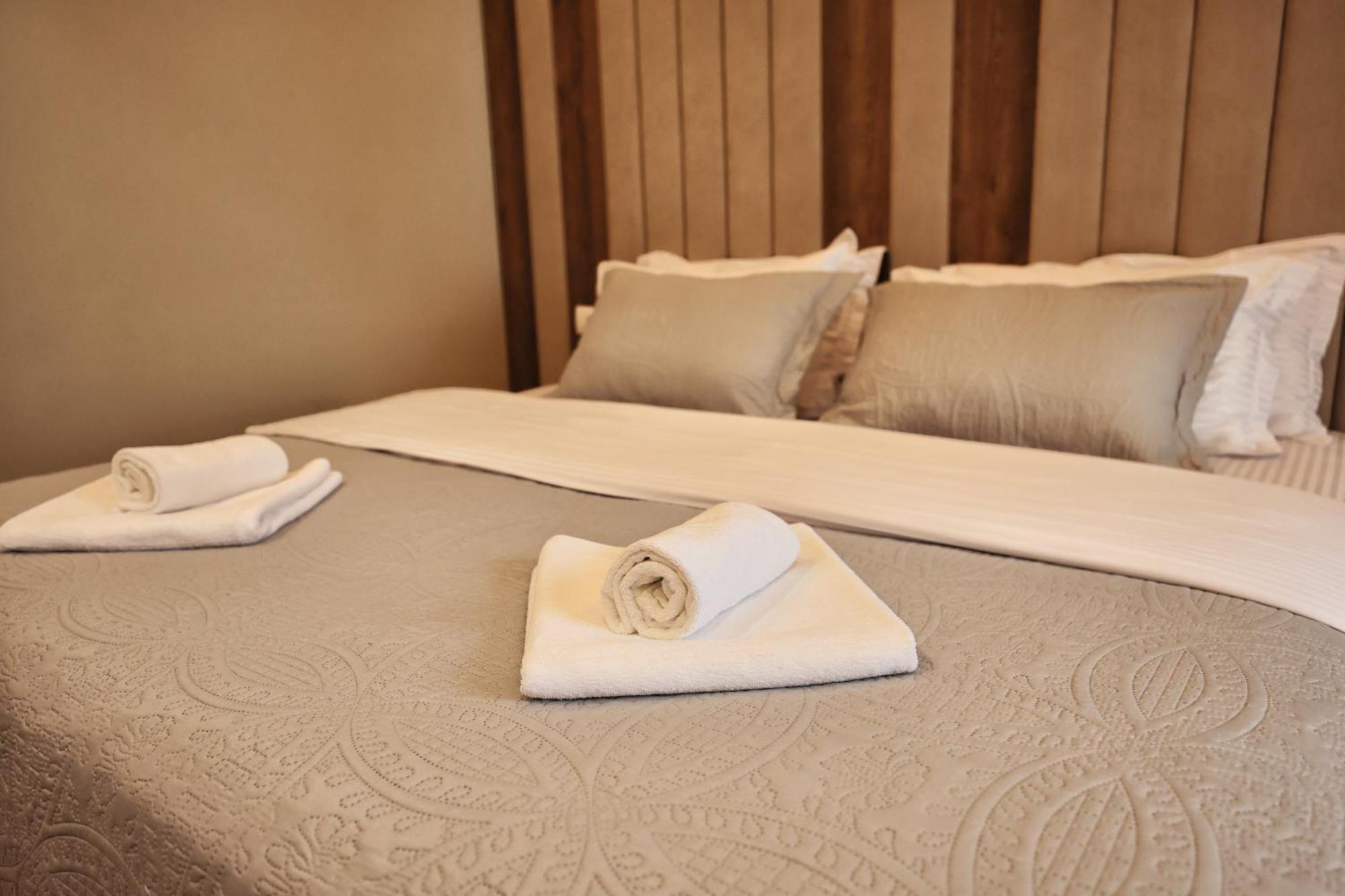Vila Casablanca - Boutique Hotel & Restaurant Shkoder Exterior photo