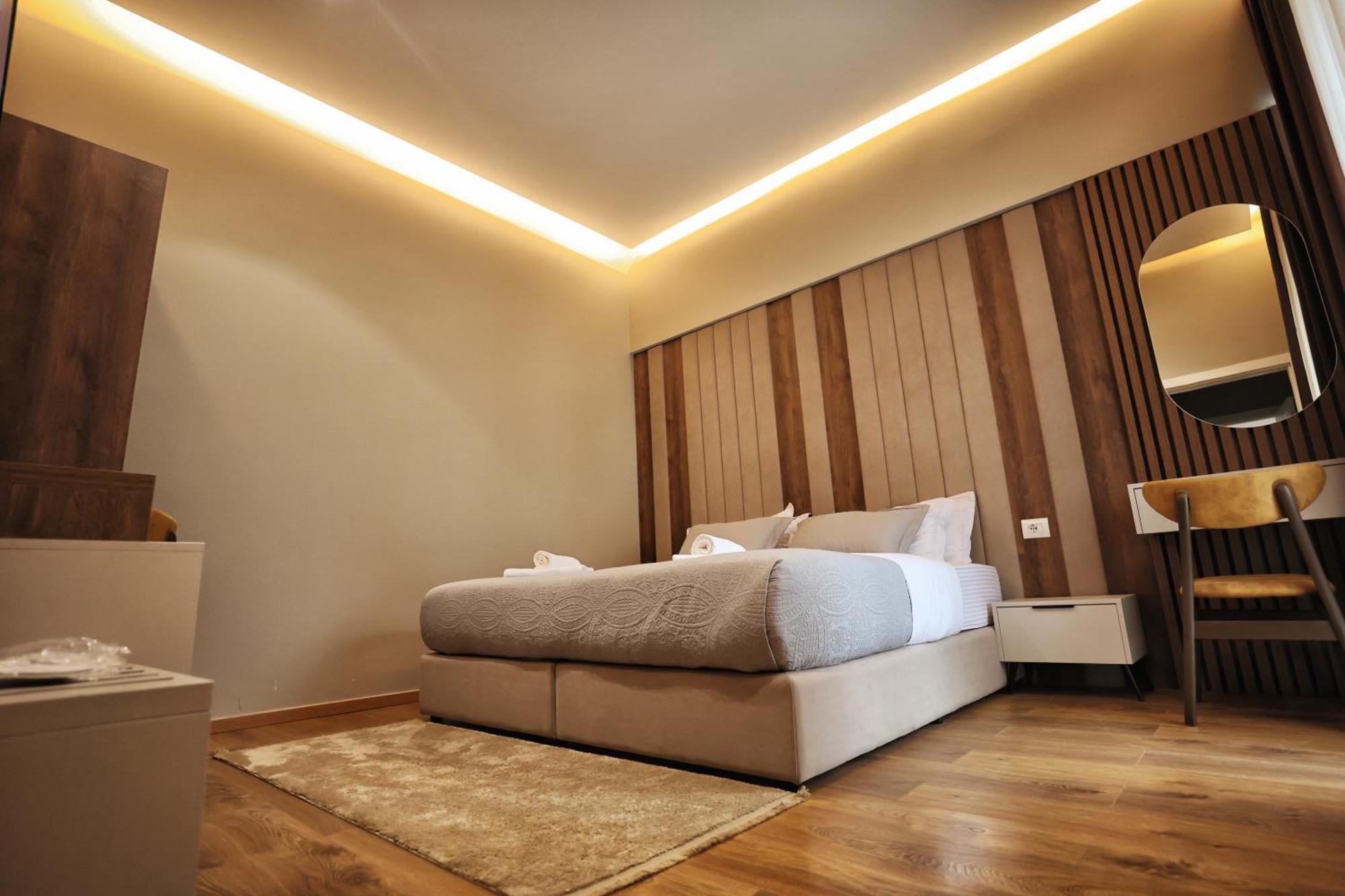 Vila Casablanca - Boutique Hotel & Restaurant Shkoder Exterior photo